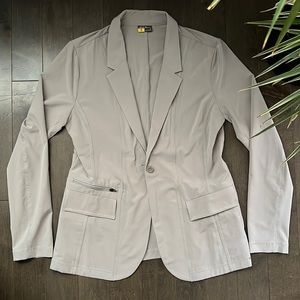 Eddie Bauer Departure blazer size 10. New condition.